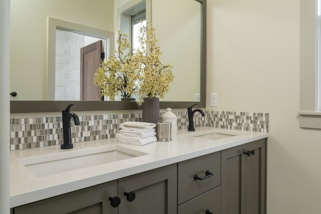 Brizo Odin 691875 18" Towel Bar