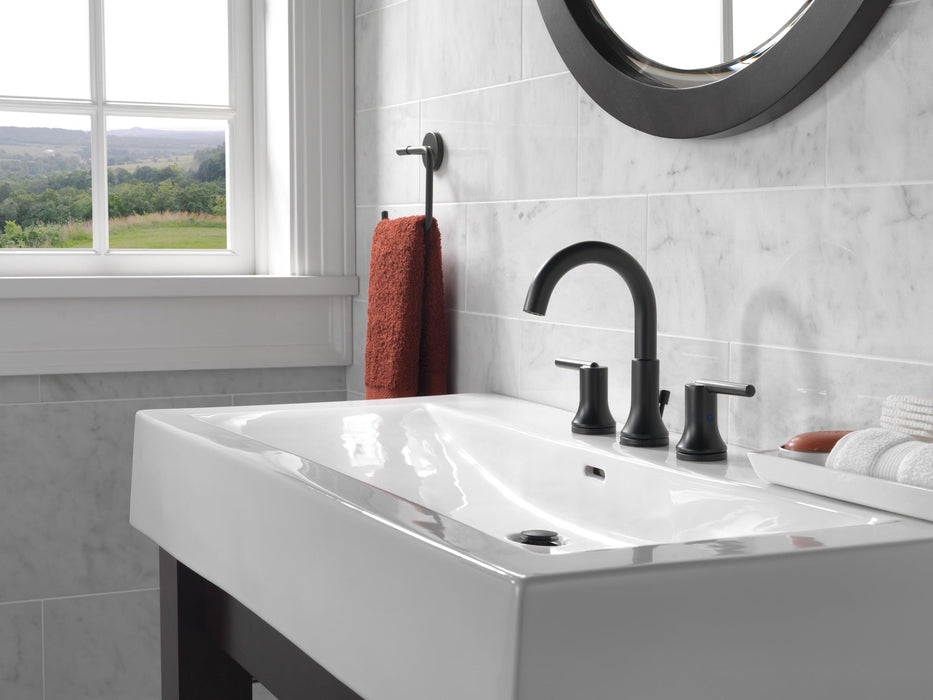 Delta Trinsic:3559 Two Handle Widespread Bathroom Faucet