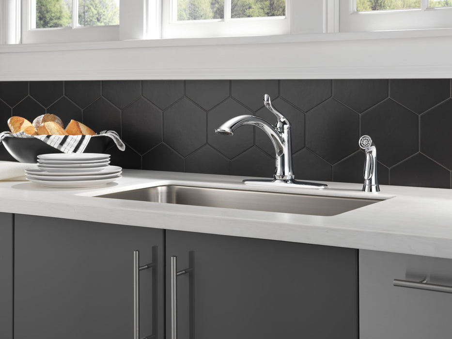 Delta Linden 4453 Single Handle Kitchen Faucet with Spray