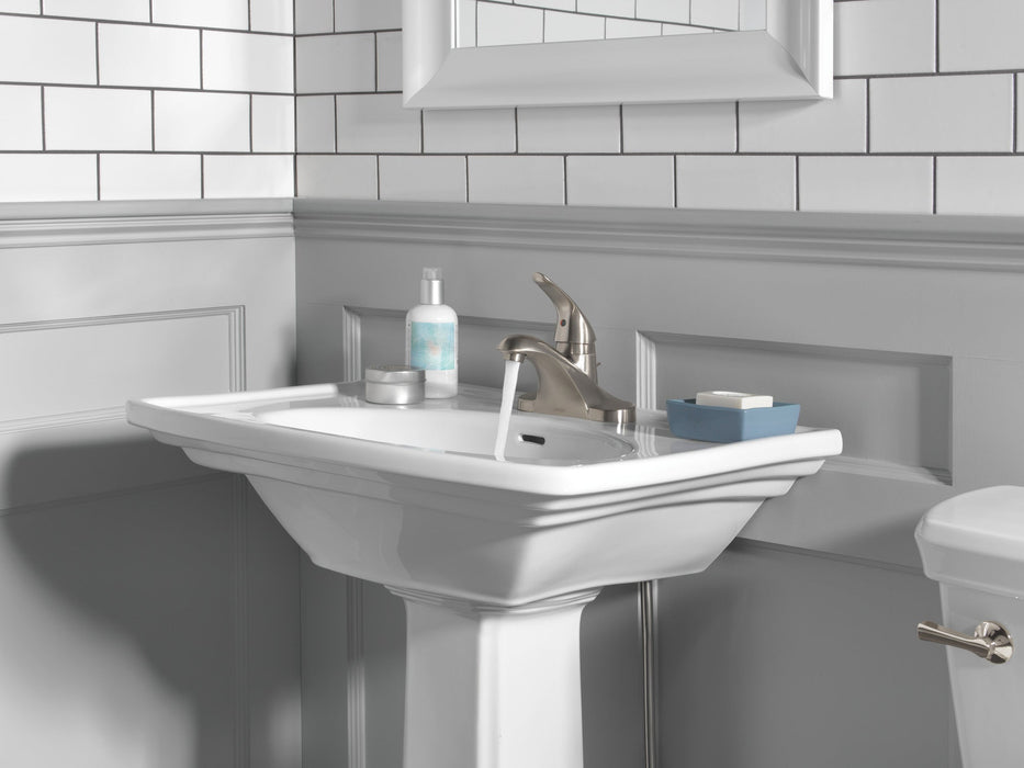 Delta Foundations:B510LF Single Handle Centerset Bathroom Faucet