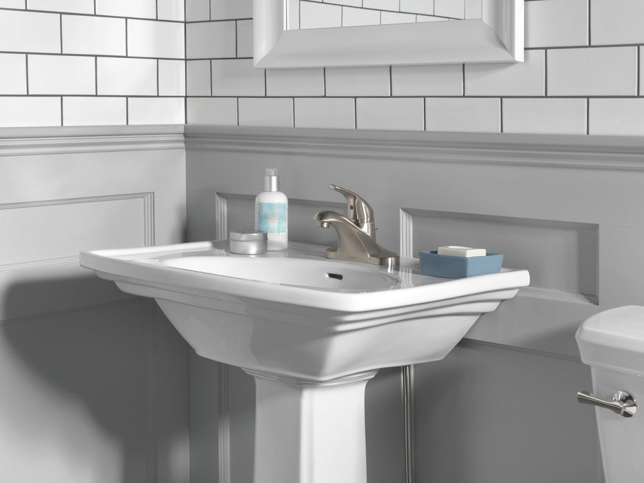 Delta Foundations:B510LF Single Handle Centerset Bathroom Faucet