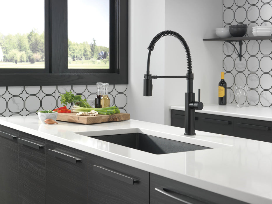 Delta Antoni 18803 Single-Handle Pull-Down Spring Kitchen Faucet