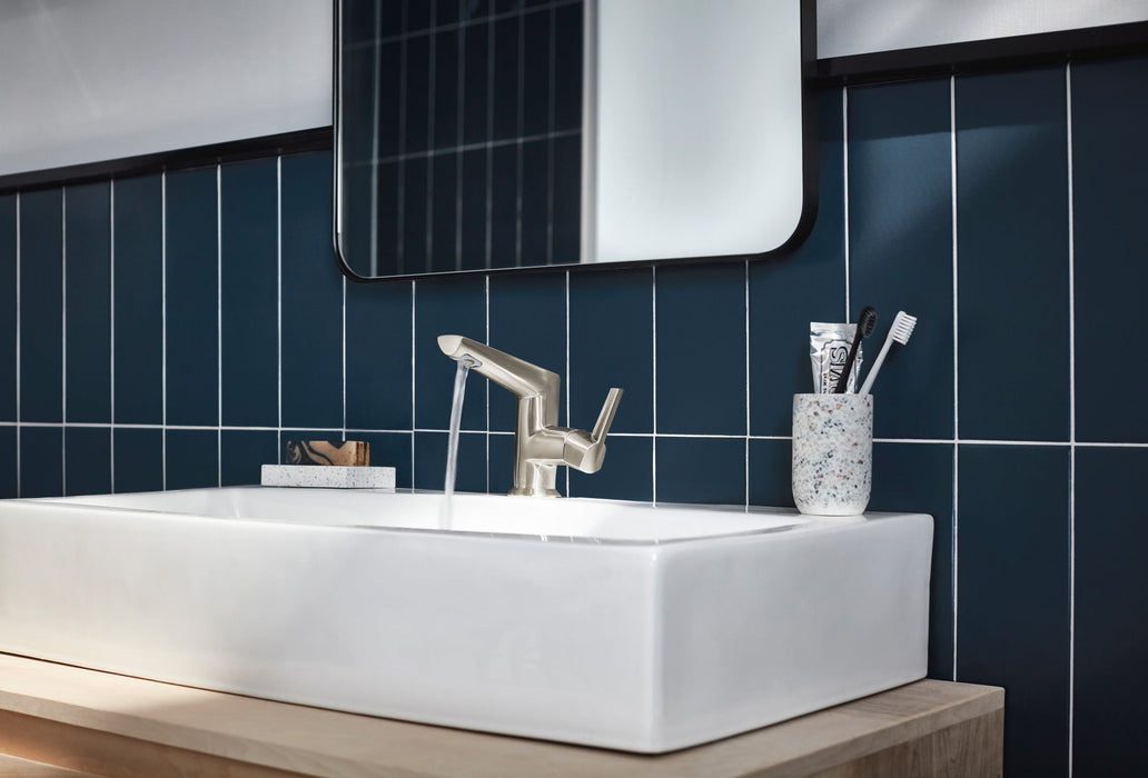 Delta Galeon 572 Single Handle Bathroom Faucet