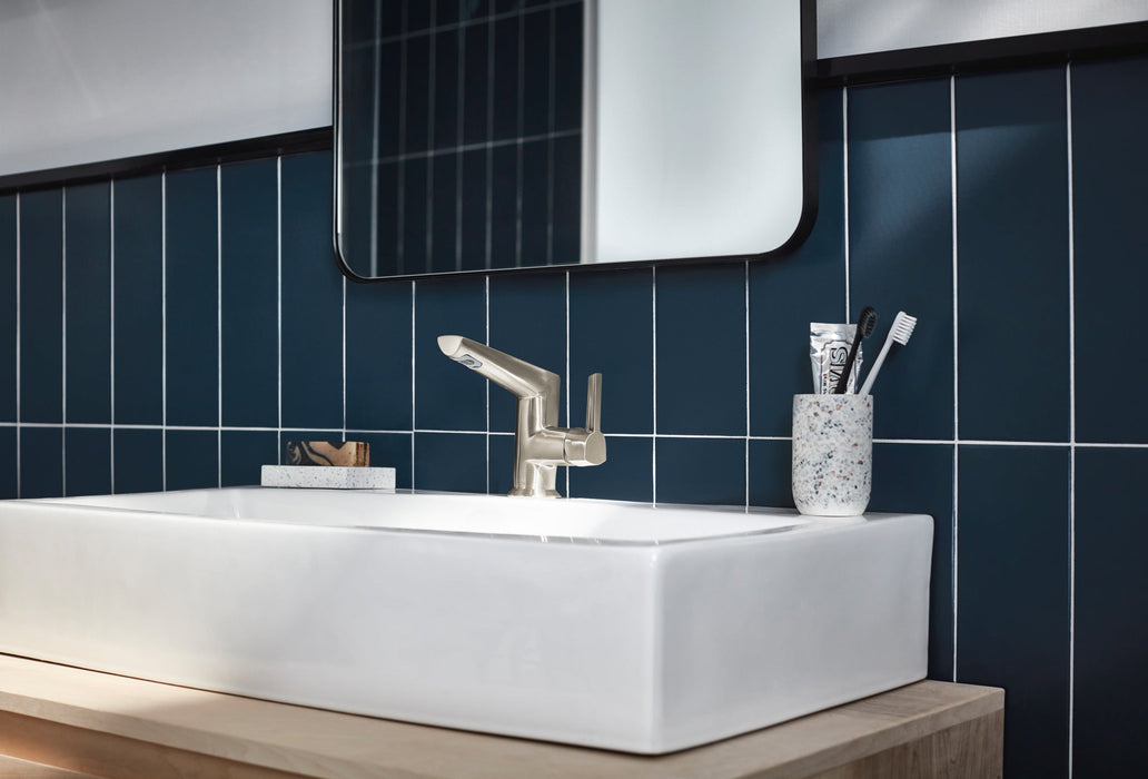 Delta Galeon 572 Single Handle Bathroom Faucet
