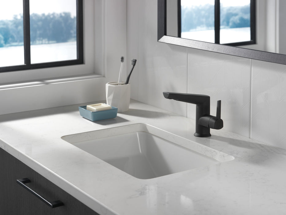 Delta Galeon 572 Single Handle Bathroom Faucet