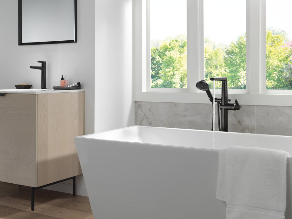 Delta Galeon 671 Single Handle Mid-Height Bathroom Faucet