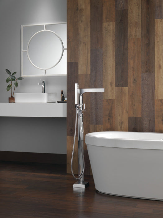 Delta Zura 774 Single Handle Vessel Bathroom Faucet