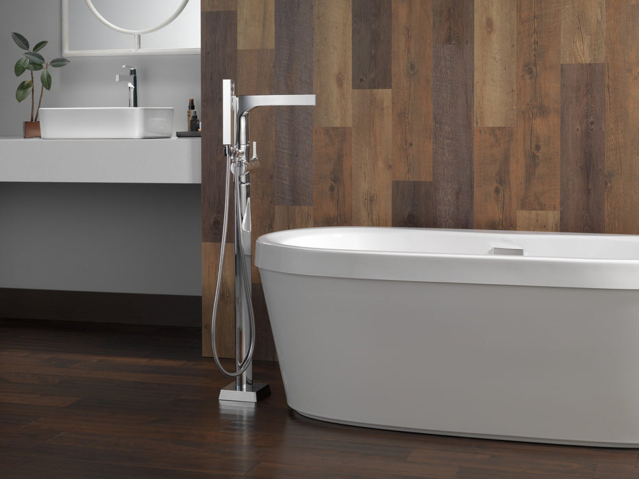 Delta Zura 774 Single Handle Vessel Bathroom Faucet