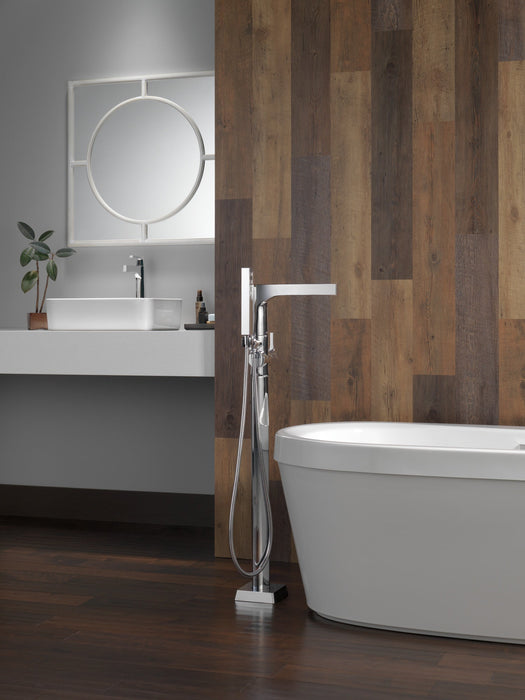 Delta Zura 774 Single Handle Vessel Bathroom Faucet
