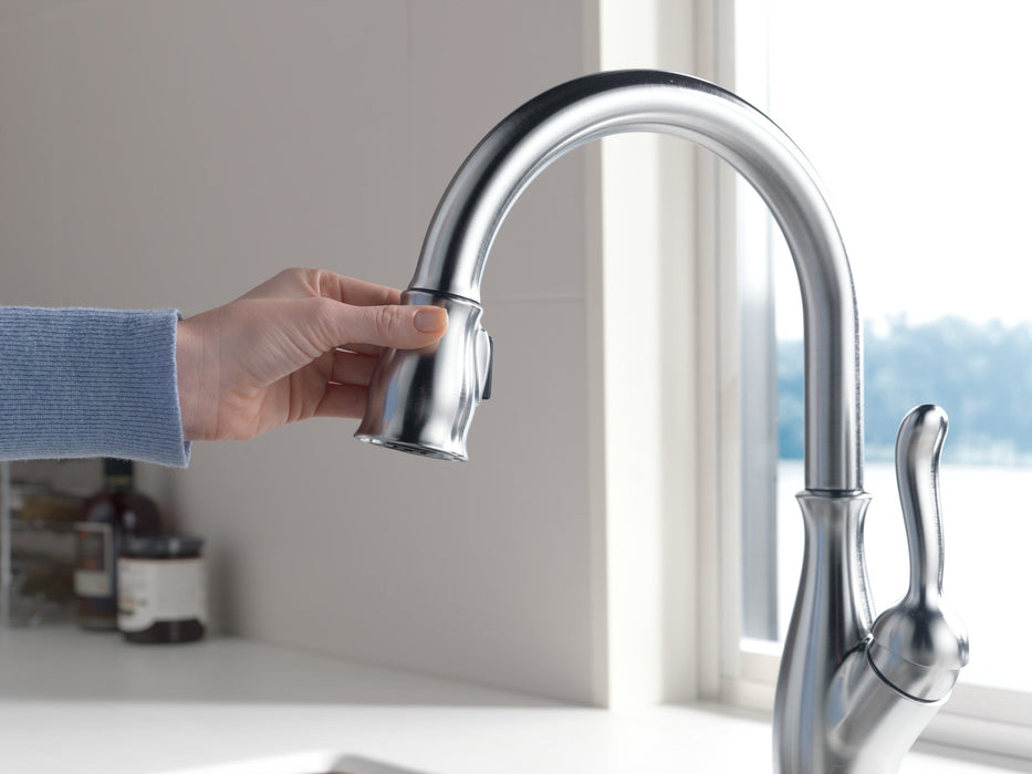 Delta Leland 9178 Single Handle Pull-Down Kitchen Faucet with ShieldSpray Technology