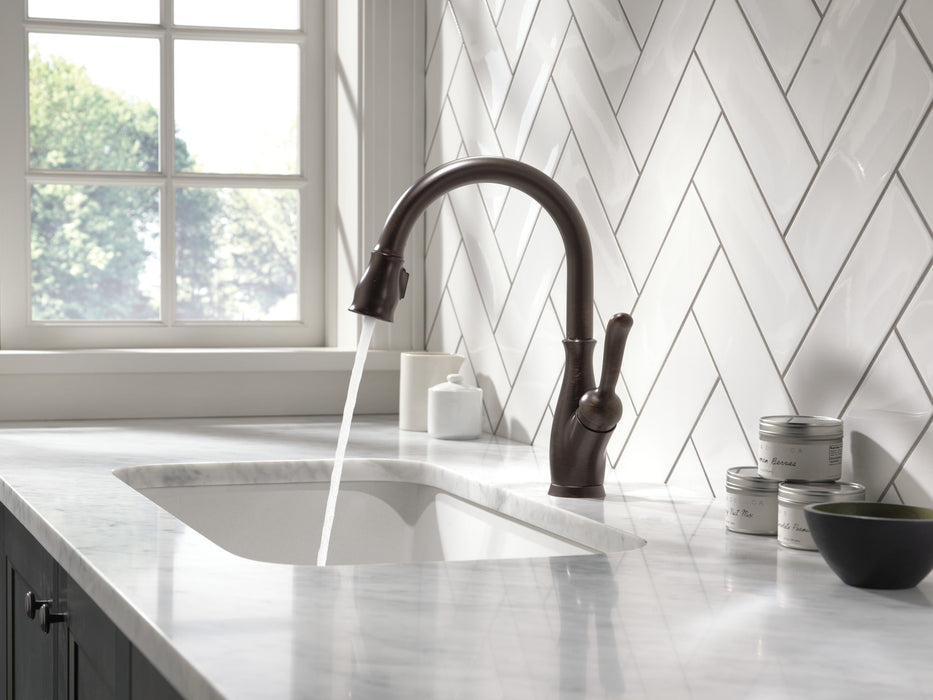 Delta Leland 9178 Single Handle Pull-Down Kitchen Faucet with ShieldSpray Technology