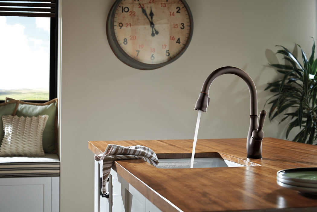 Delta Leland 9178T Single Handle Pull-Down Kitchen Faucet with TouchTouch 2O and ShieldSpray Technologies
