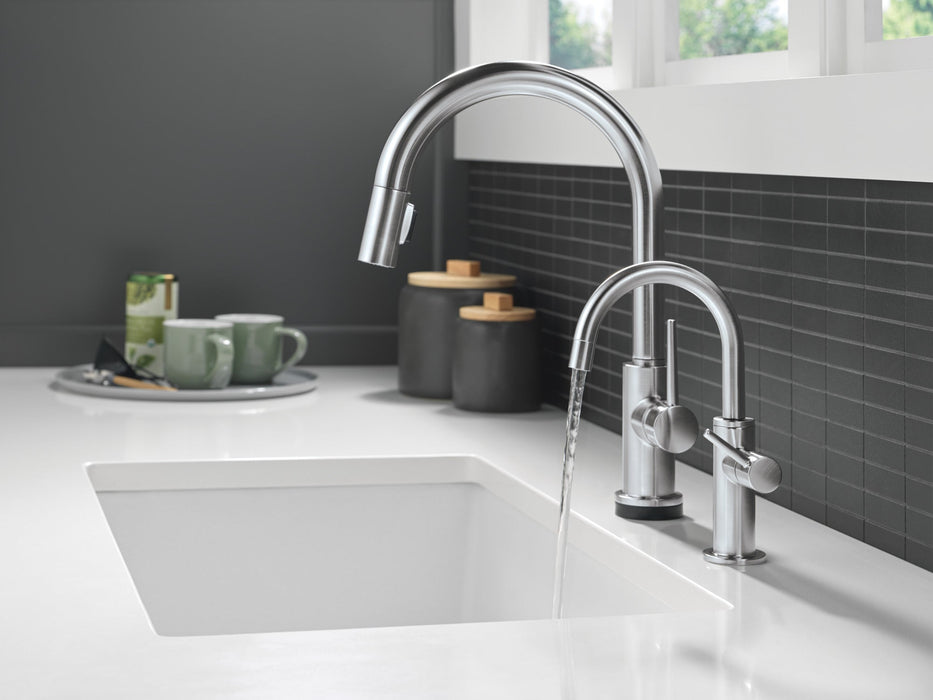 Delta 1930 Contemporary Round Beverage Faucet