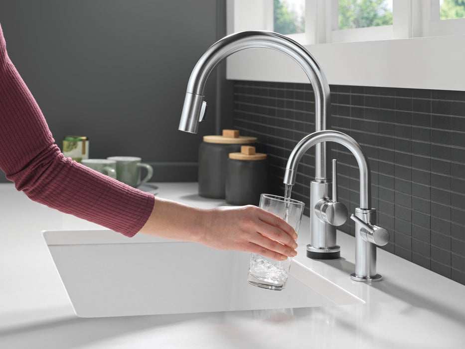 Delta 1930 Contemporary Round Beverage Faucet