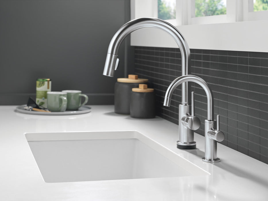 Delta 1930 Contemporary Round Beverage Faucet
