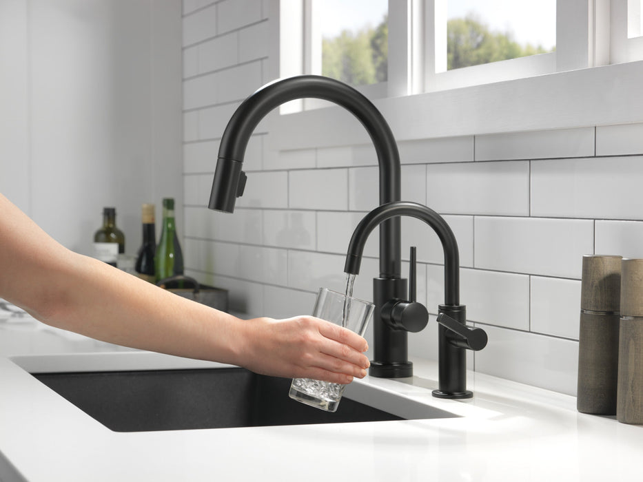Delta 1930 Contemporary Round Beverage Faucet