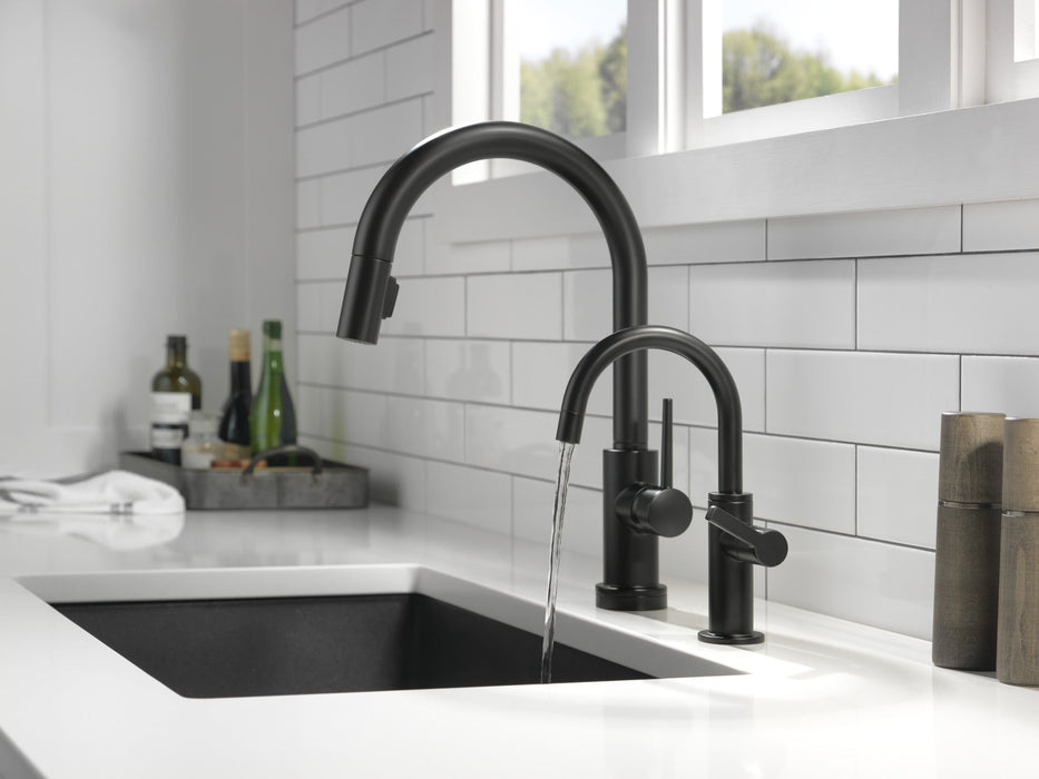 Delta 1930 Contemporary Round Beverage Faucet