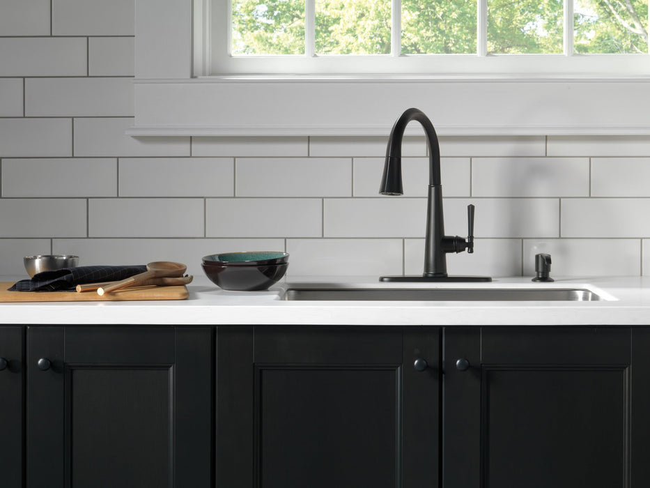Delta Emmeline 9182 Single Handle Pull-Down Kitchen Faucet
