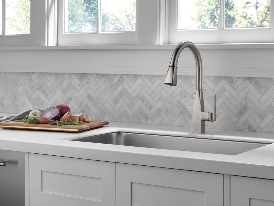 Peerless Xander P7919LF Single-Handle Pull-Down Kitchen Faucet