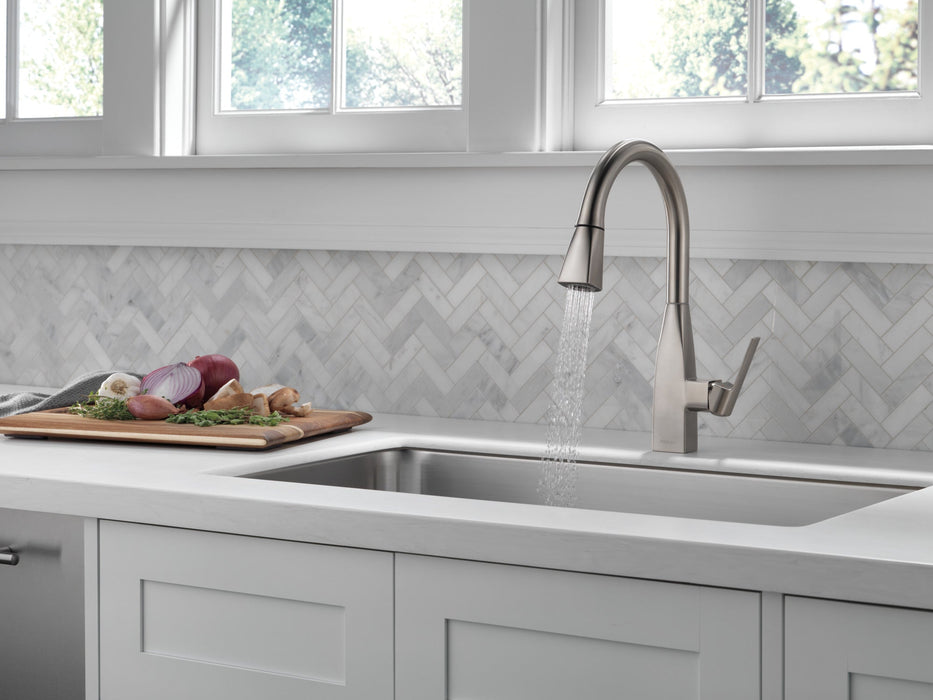 Peerless Xander P7919LF Single-Handle Pull-Down Kitchen Faucet