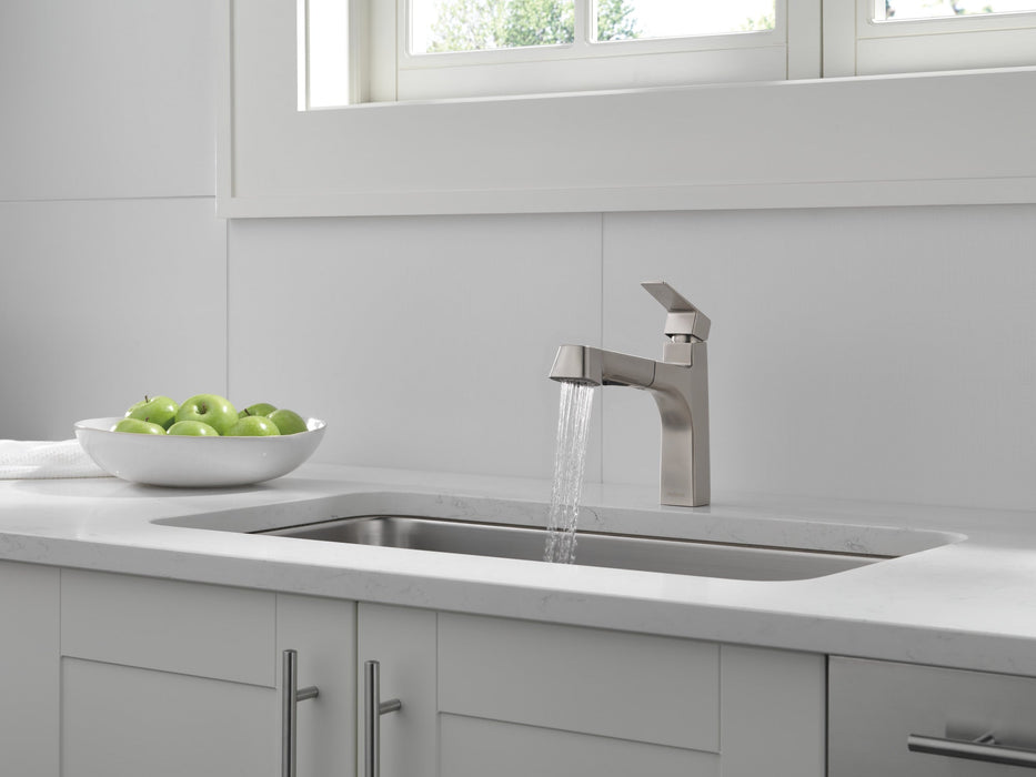 Peerless Xander P6919LF Single Handle Pullout Kitchen
