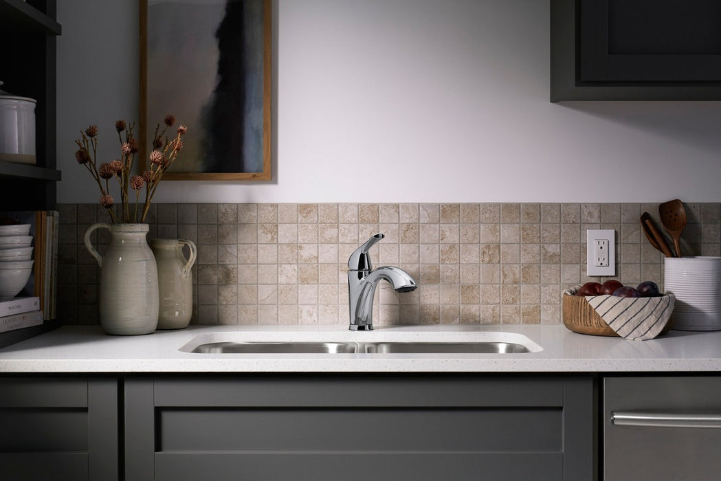 Sterling Medley Pull-out single-handle kitchen faucet - Polished Chrome